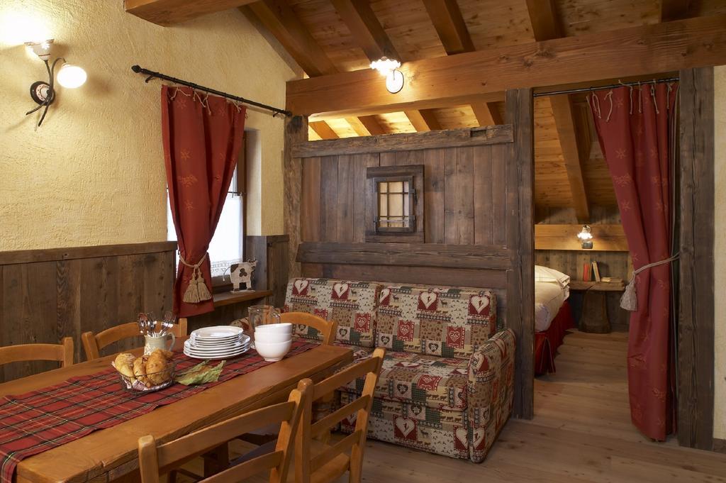 Residence Lo Peyo Champoluc Δωμάτιο φωτογραφία